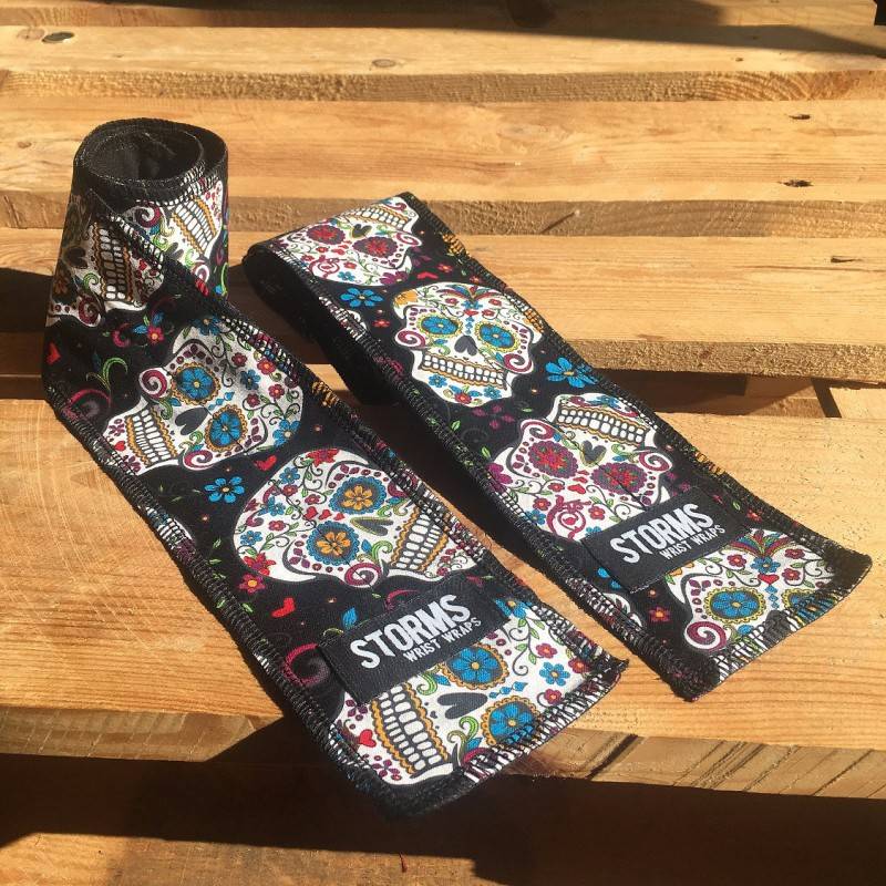 Zpevňovač zápěstí STORMS Wrist Wraps - černé s lebkami