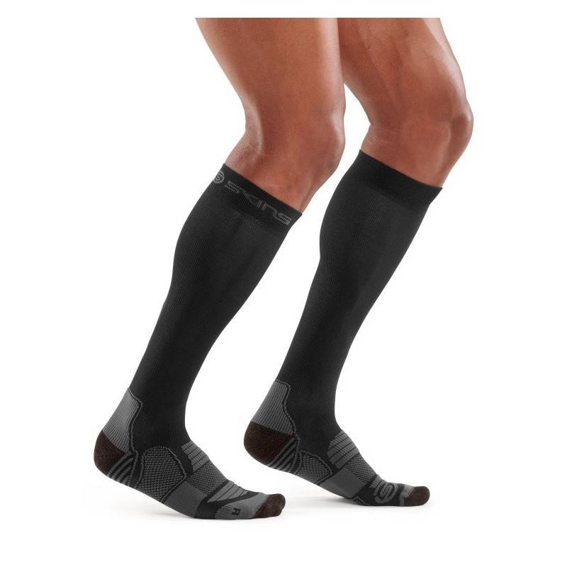 Compression knee socks Skins Essentials Mens Active