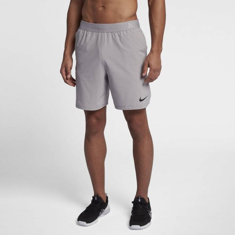 Herrenshorts Nike Flex grau