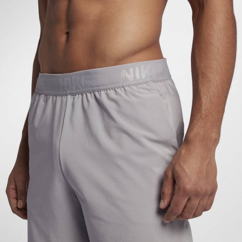 Herrenshorts Nike Flex grau
