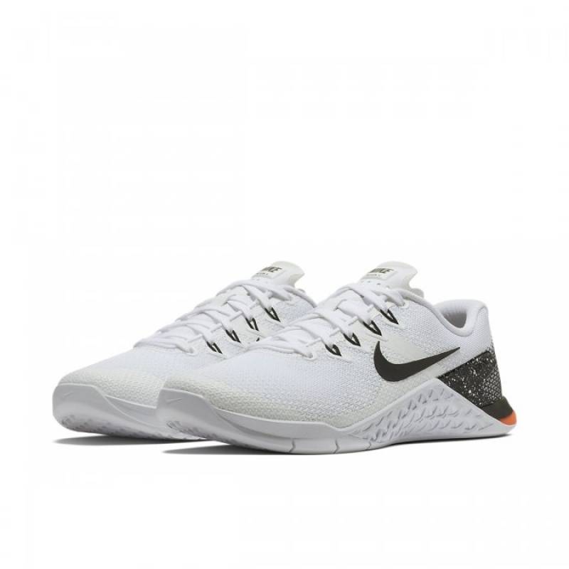 Woman Shoes Metcon 4 - white grey