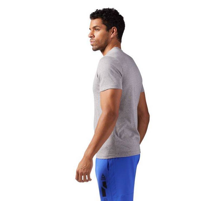 Man T-Shirt Pineapple Weights