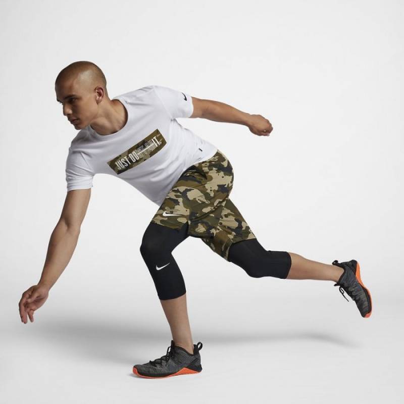 Man training Shorts Nike grey camo green