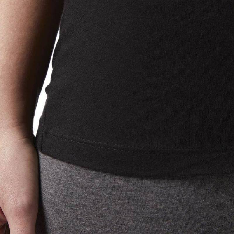 Woman T-Shirt Reebok LINEAR READ SCOOP - CF4455