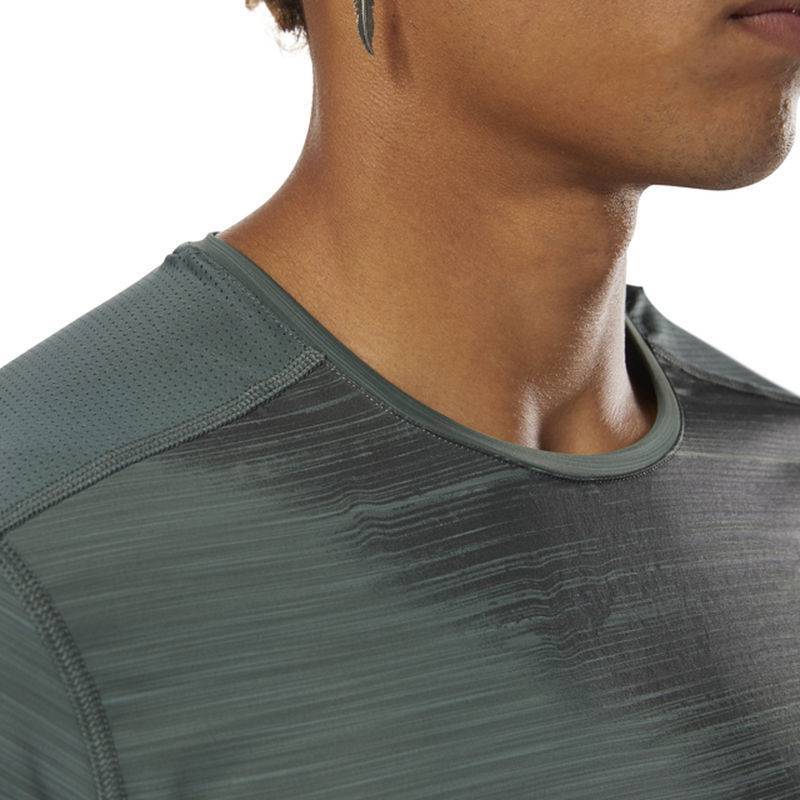 Man T-Shirt AC Graphic Move Tee 2 - DN6089