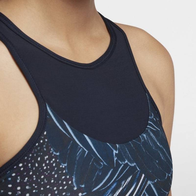 Dámská podprsenka NIKE SWOOSH FEATHER CURVE BRA 928887-412