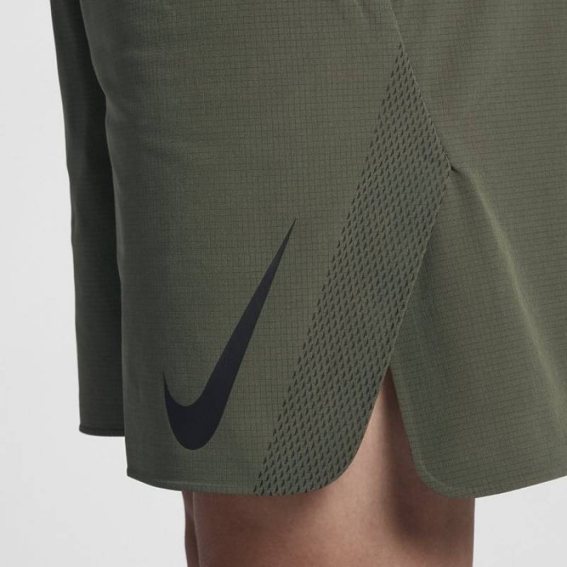 Herrenshorts Nike SHORT REPEL 3.0. - olive