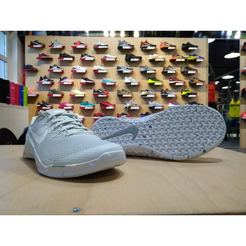 Woman Shoes Metcon 4 - ice silver