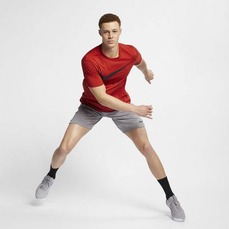Man T-Shirt Nike Athlete - red