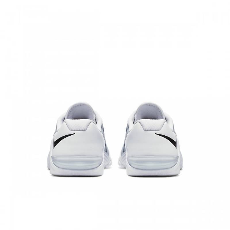 Boty Nike Metcon 5 - bílo / žíhané