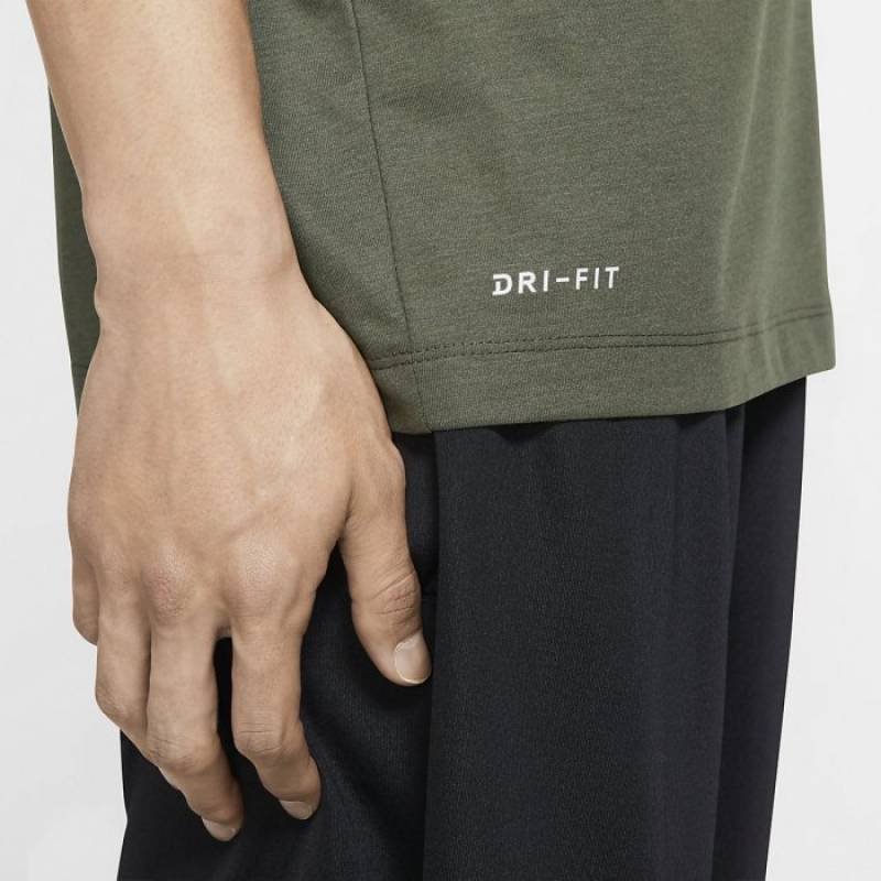 Man T-Shirt Athlete Dri-FIT Swoosh - green/black