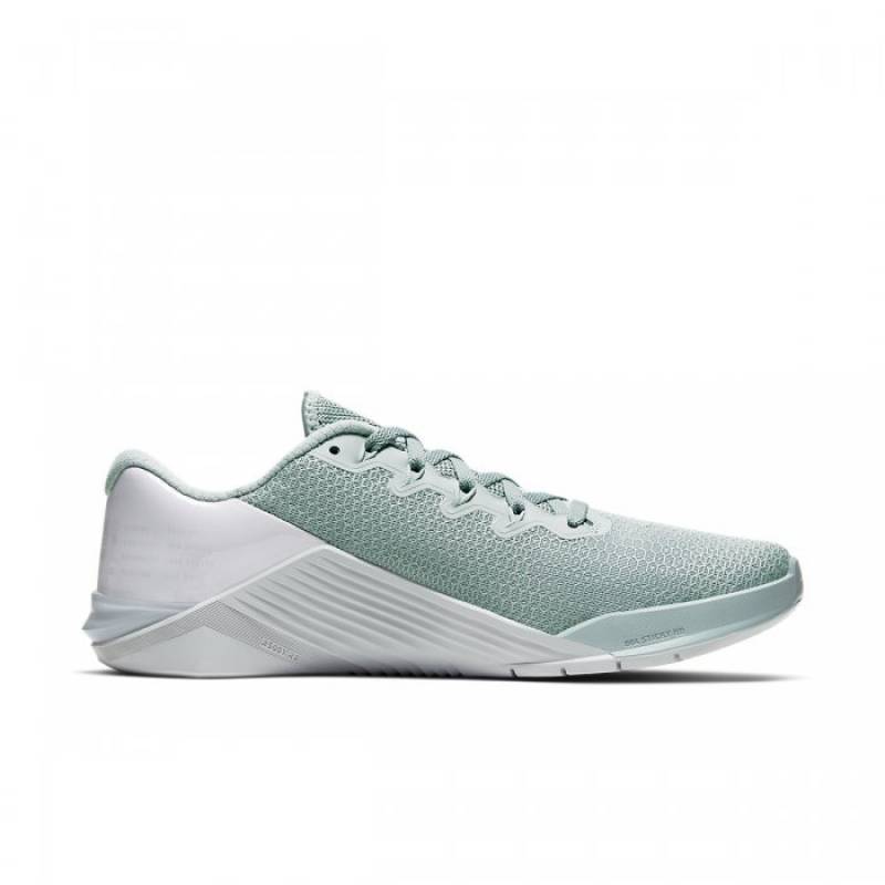 Woman Shoes Nike Metcon 5 - gray