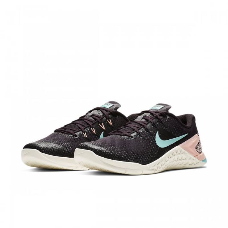 Woman Shoes Metcon 4 - black salmon