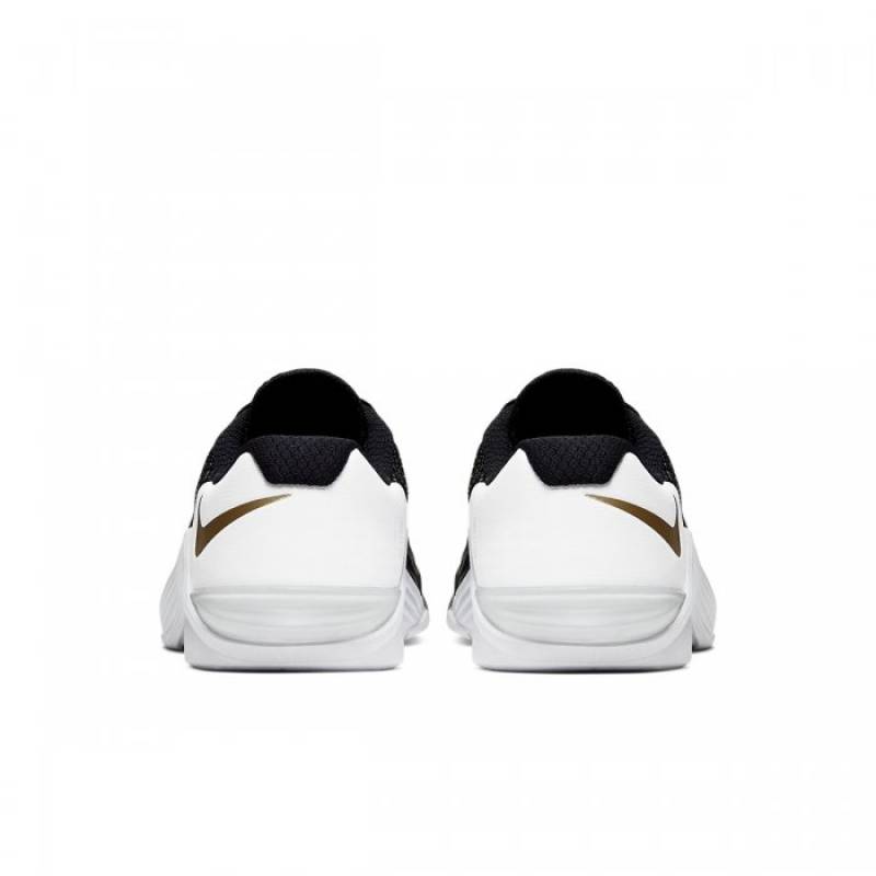 Woman Shoes Nike Metcon 5 - black/white/gold