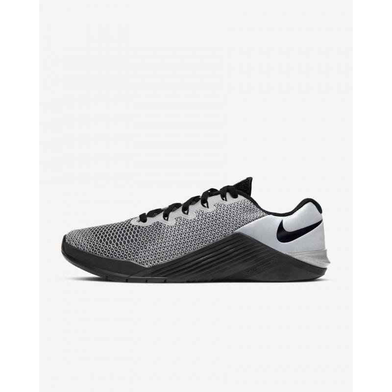 Dámské boty Nike Metcon 5 X stříbrno-šedé