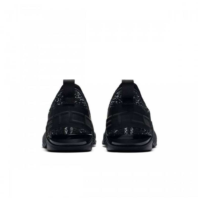 Man training Shoes Nike Metcon React