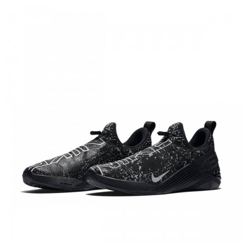 Man training Shoes Nike Metcon React