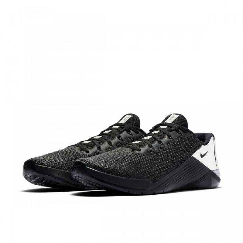 Herrenschuhe Nike Metcon 5 - schwarz/silber