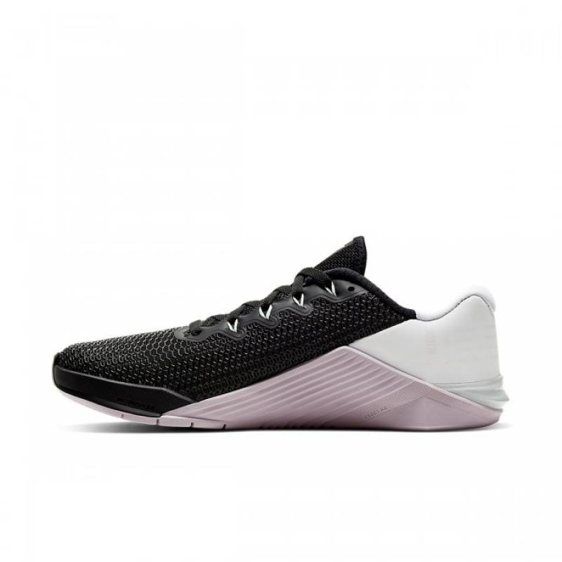 Woman Shoes Nike Metcon 5 - black-pistachios