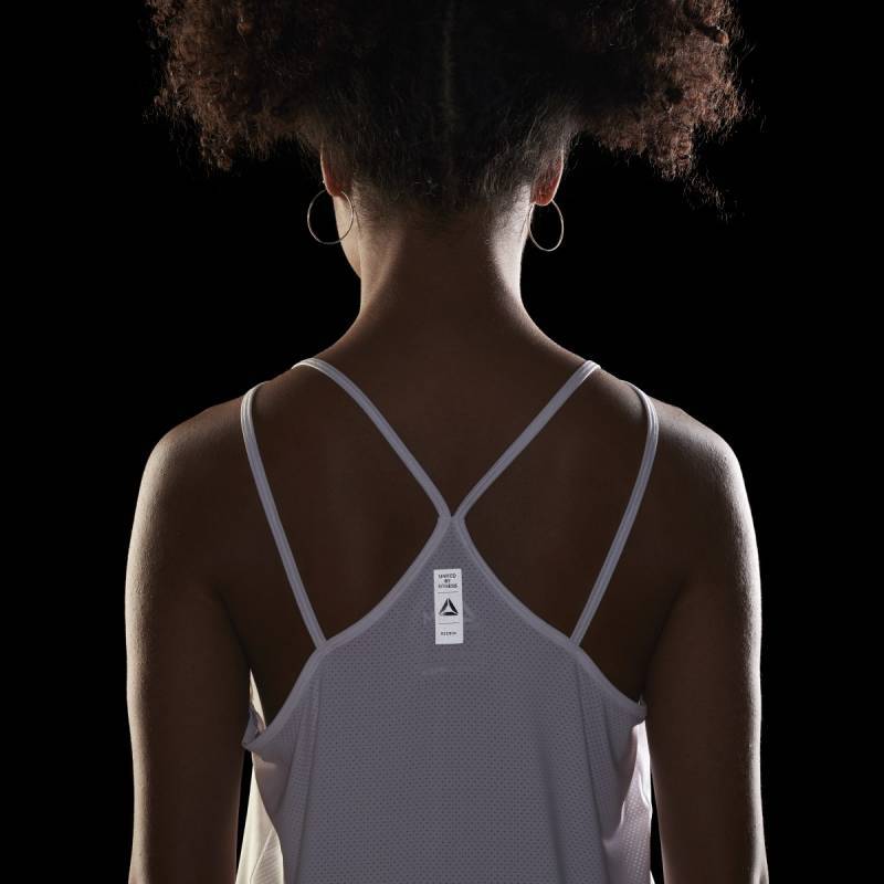 Woman top Les Mills SMARTVENT TANK - FM7159