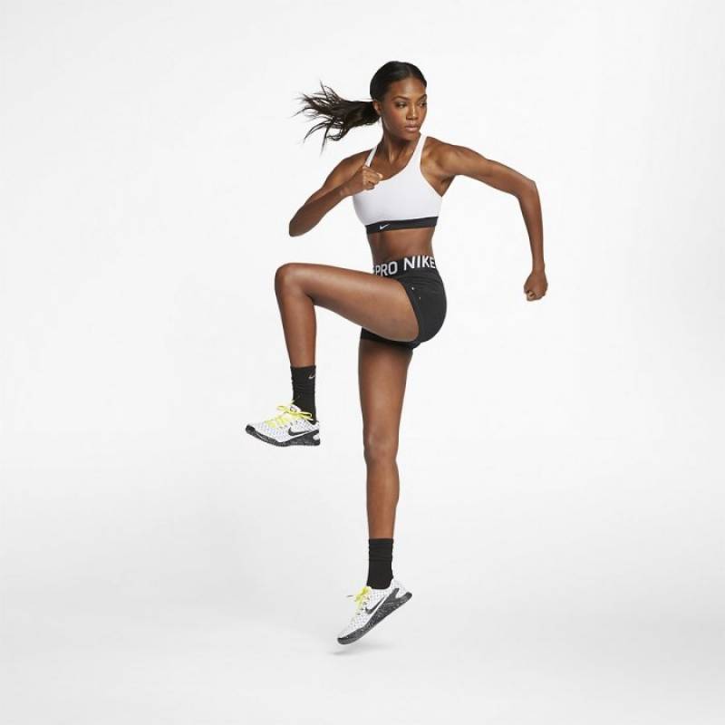 Woman Shorts Nike Pro 3in - black