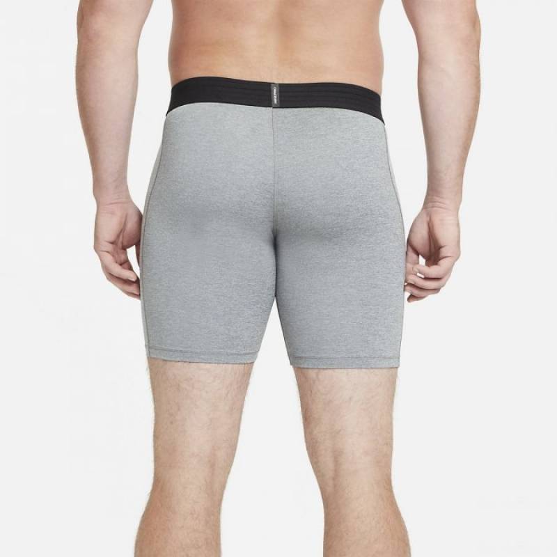 Herrenshorts Nike Pro - grau