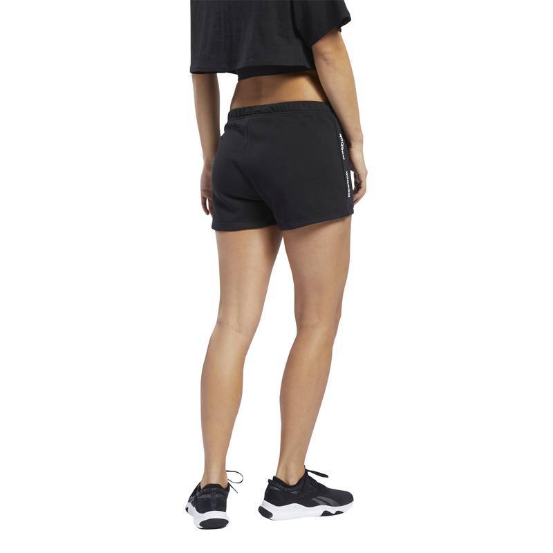 Damenshorts TE Linear Logo Short - FK6701