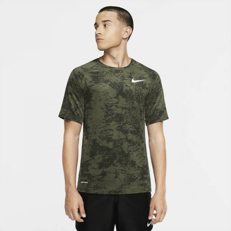 Herren T-Shirt Nike TOP SS SLIM AOP - grün/camo