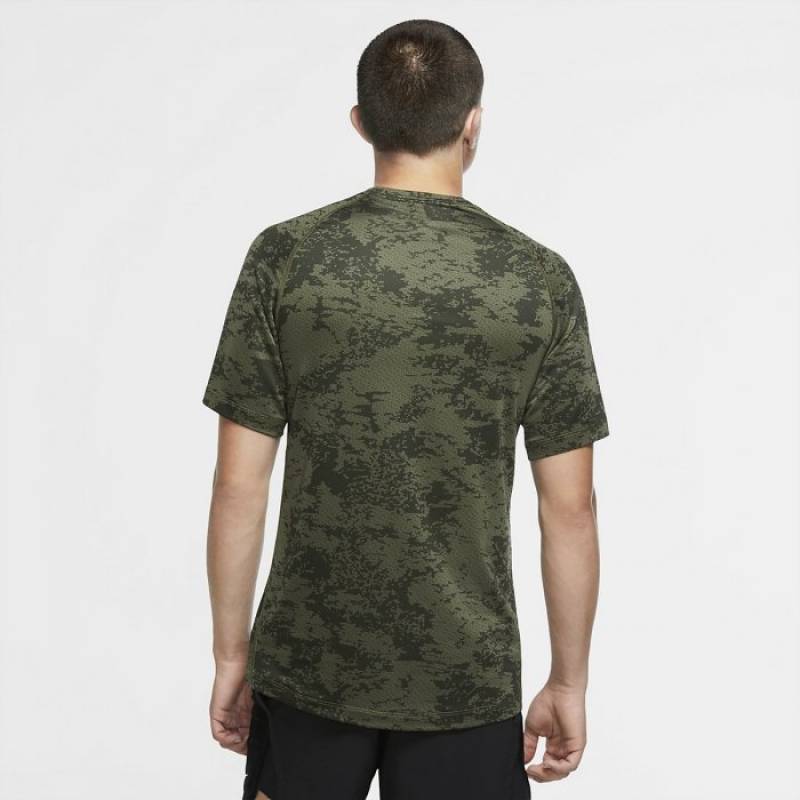 Pánské camo tričko Nike TOP SS SLIM AOP camo green