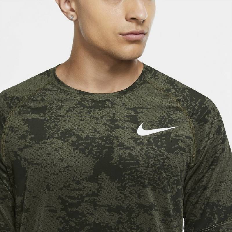 Herren T-Shirt Nike TOP SS SLIM AOP - grün/camo