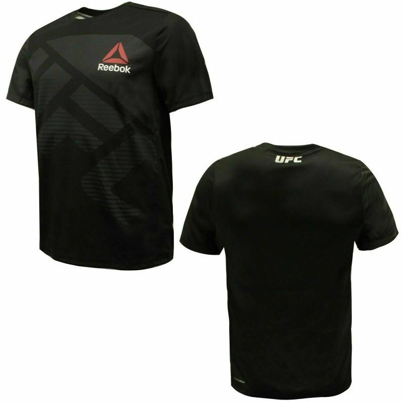 Man training T-Shirt UFC black