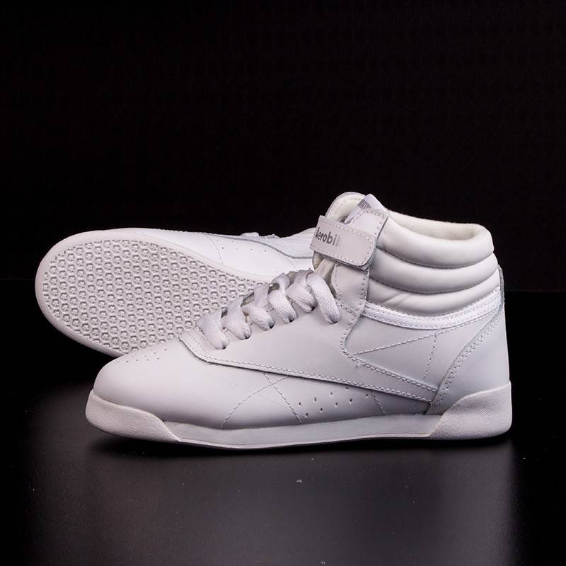 Kids white shoes for aerobics