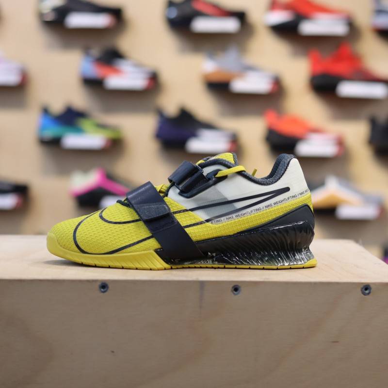 Weightlifting Shoes Nike Romaleos 4 - bright lemon