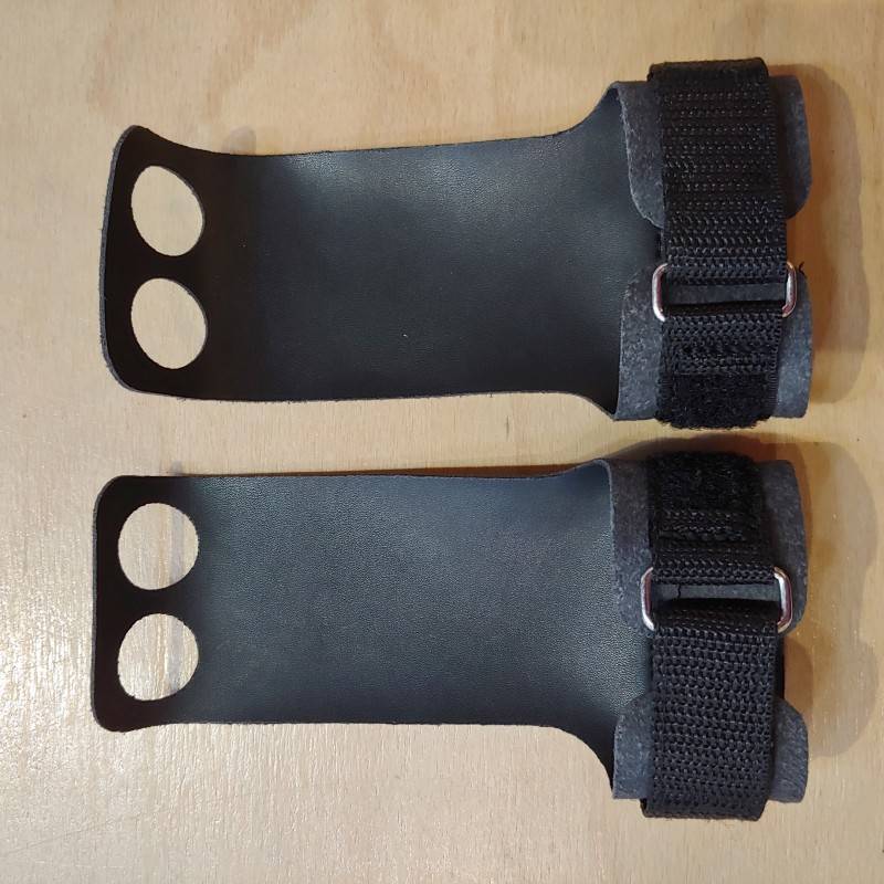 Picsil Raven Grips - 2 holes - white logo