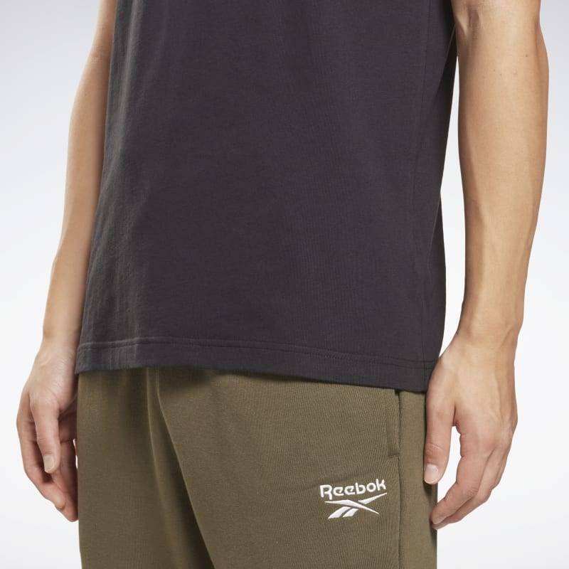 Man T-Shirt Reebok - black