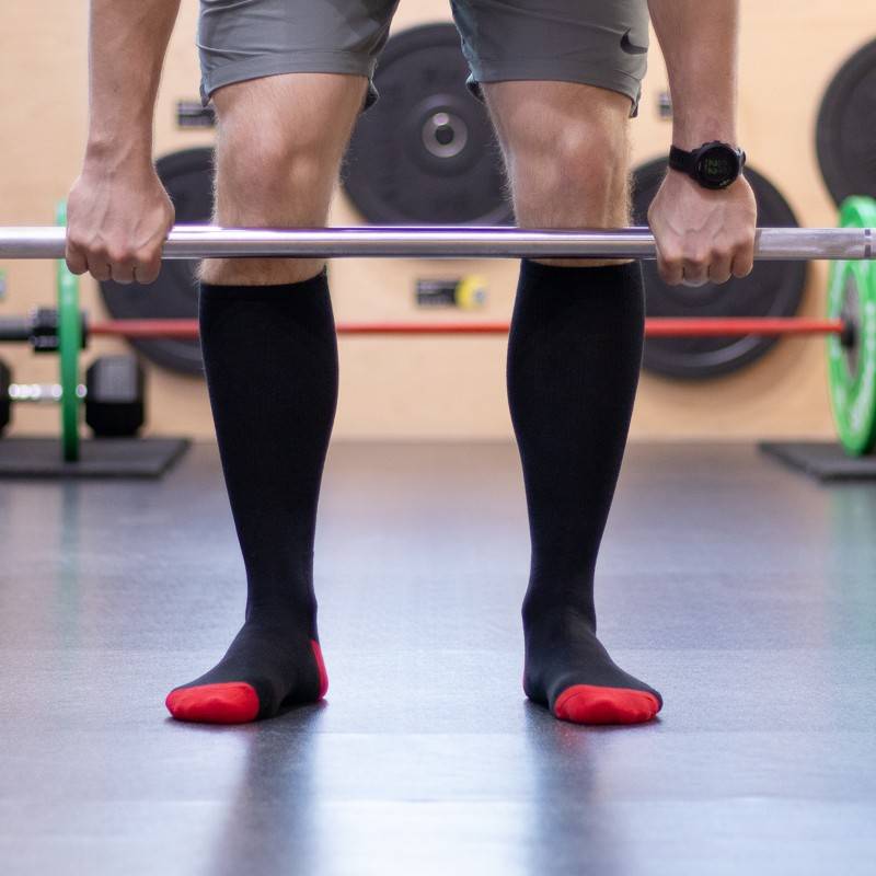 Weightlfiting knee socks WORKOUT - black/red