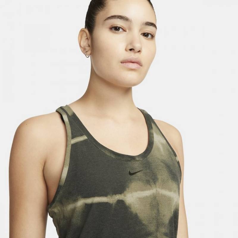 Woman Top Nike Dri-FIT one LUXE - green