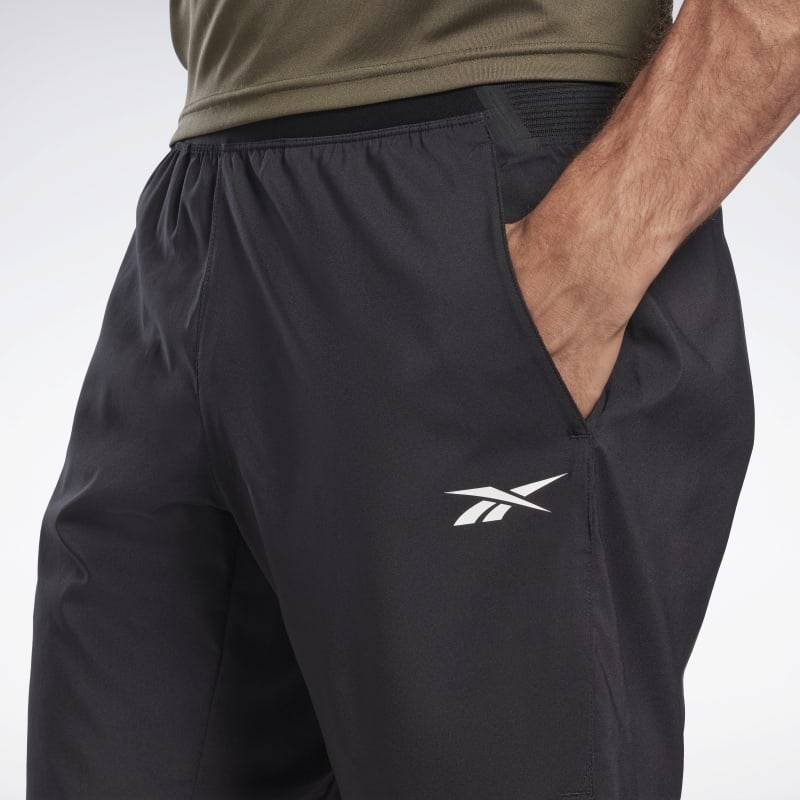 Man training Shorts Strength