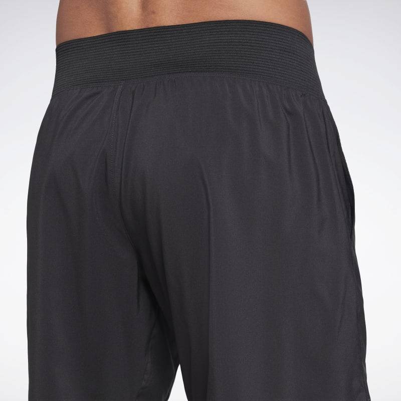 Man training Shorts Strength