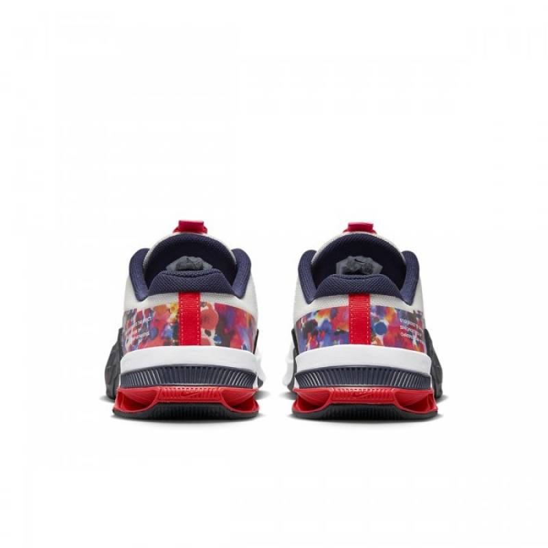 Dámské boty Nike Metcon 8 bílo - květinové