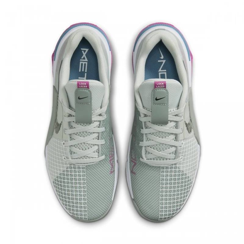 Woman Shoes Nike Metcon 8 - light silver