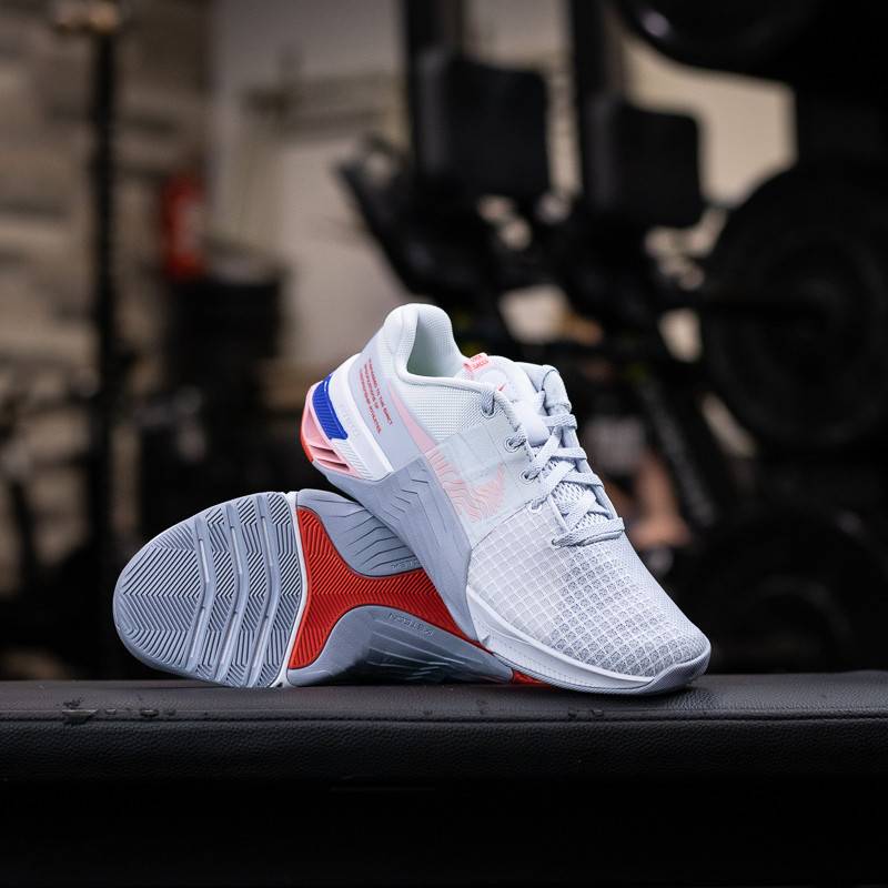 Dámské boty Nike Metcon 8 - šedá/bílá