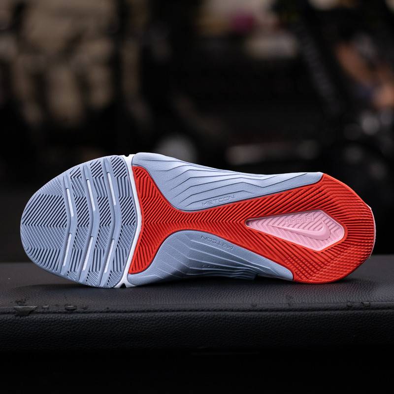 Dámské boty Nike Metcon 8 - šedá/bílá