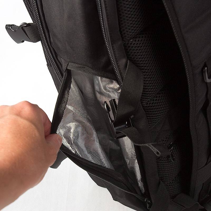 Fitness backpack WORKOUT with a pocket for wet clothes - 35 l