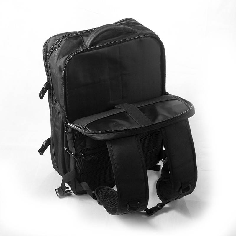 Fitness backpack WORKOUT with a pocket for wet clothes - 35 l