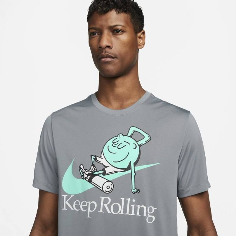 Man T-Shirt Nike DRI-FIT cool grey