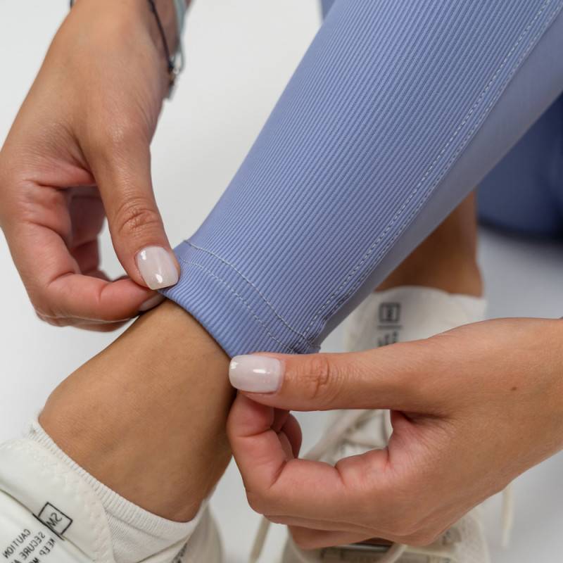 Hoch taillierte, formende Leggings NEBBIA HERO GLUTE PUMP 247 - helllila