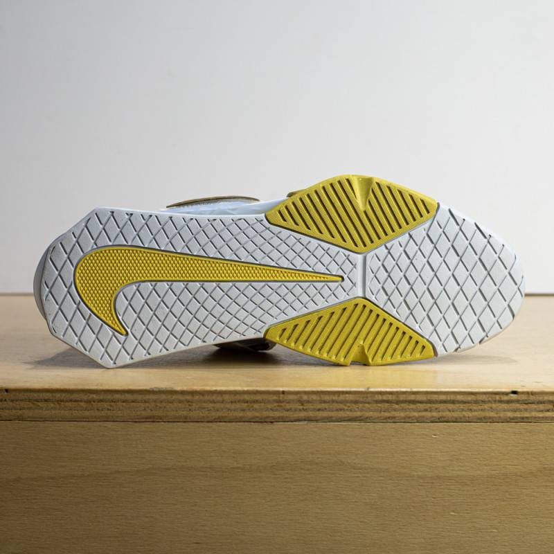 Vzpěračské boty Nike Savaleos - white gold