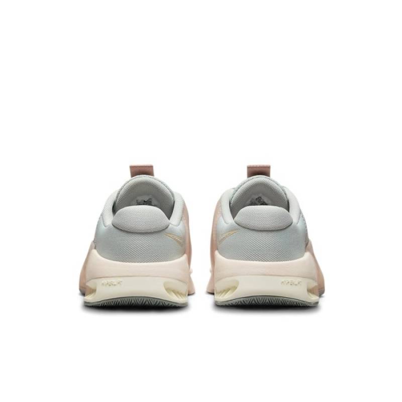 Woman Shoes for CrossFit Nike Metcon 9 - grey beige