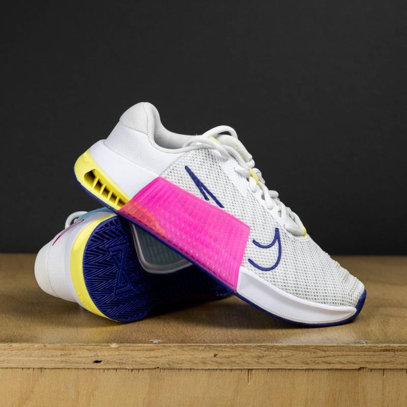 Dámské boty na CrossFit Nike Metcon 9 - WHITE/WHITE-DEEP ROYAL BLUE-FIERCE PINK